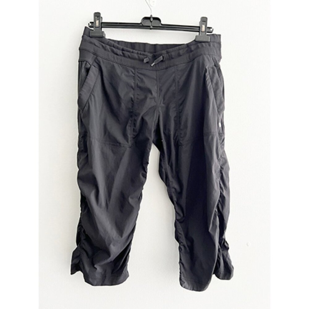 Lululemon - Crop Pants - Black - Size 10